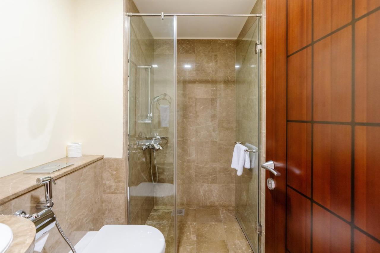 Royal Club By Rvhr, Grandeur Residence Crescent Palm Jumeirah Dubai Exterior photo