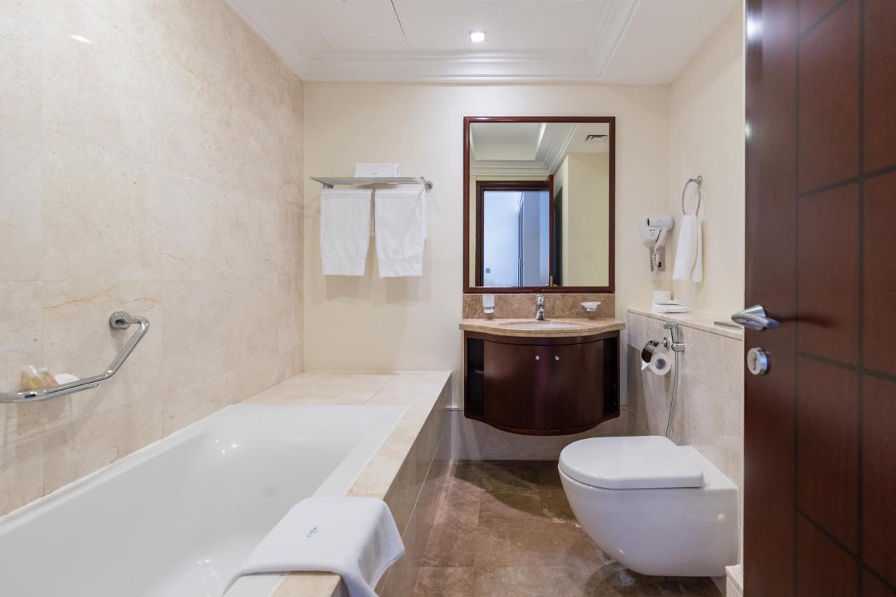 Royal Club By Rvhr, Grandeur Residence Crescent Palm Jumeirah Dubai Exterior photo