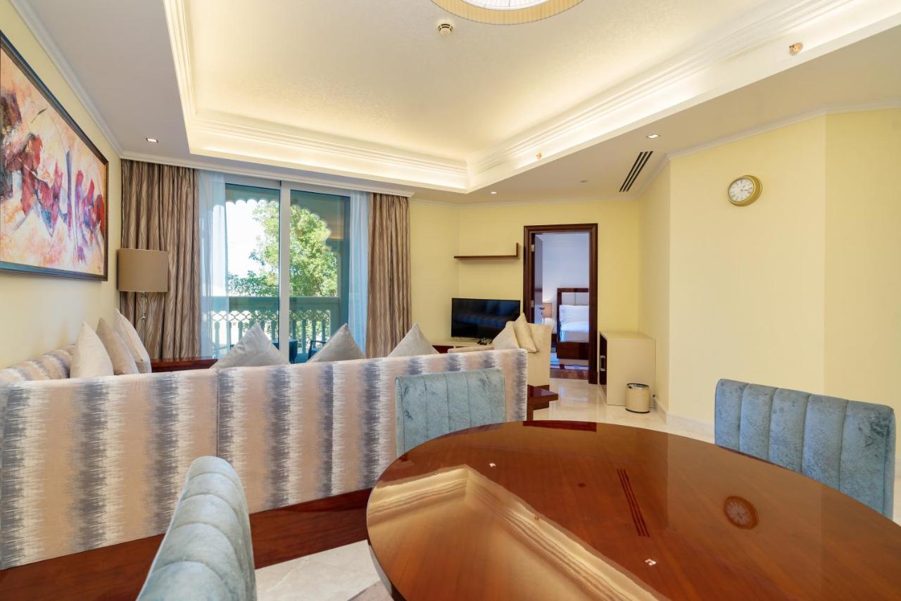 Royal Club By Rvhr, Grandeur Residence Crescent Palm Jumeirah Dubai Exterior photo